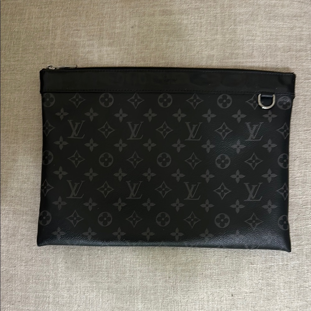 Discovery Pochette Monogram Eclipse Canvas GM